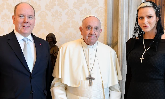 Prințesa Charlene și Prințul Albert de Monaco în vizită la Papa Francisc1 jpg