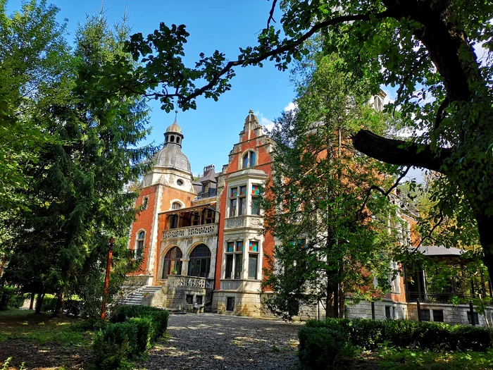 Mai multe evenimente sunt programate la Palatul Ghika de la Dofteana FOTO turism-bacau.ro