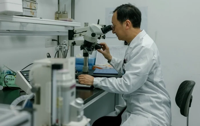 Zilong Qiu, coordonatorul proiectului, nu a menţionat în studiu decesul fetiţei. FOTO: CBR China