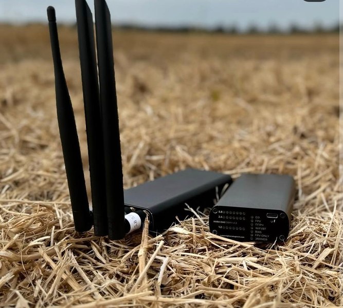 Detectoarele de drone care salvează vieți pe frontul din Ucraina. Timpul de reacție dictează supraviețuirea 