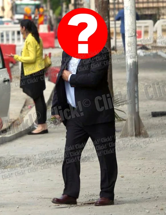 Vasile Muraru a venit la bozetul fetiţei lui Connect-R. (Foto: Mihai Ionescu)