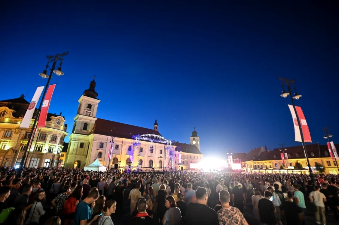 100.000 de spectatori au fost în prima zi a Festivalului Internaţional de Teatru de la Sibiu  FOTO: Dragoş Dumitru/ FITS