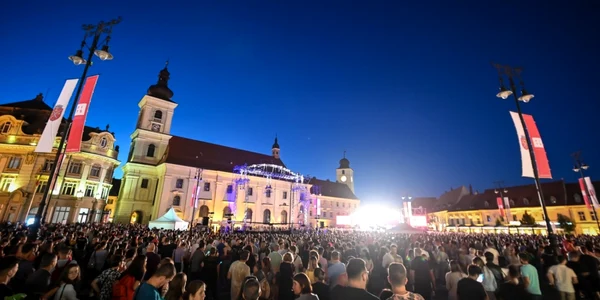100000 de vizitatori FITS