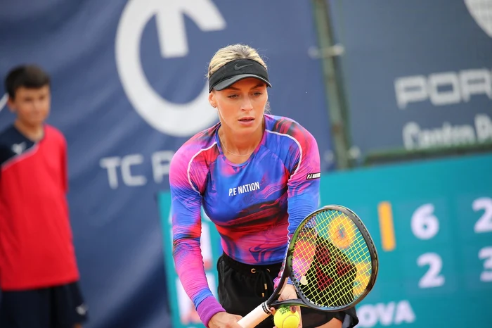 Ana Bogdan s-a ales cu un cec de 8.870 de euro FOTO Profimedia