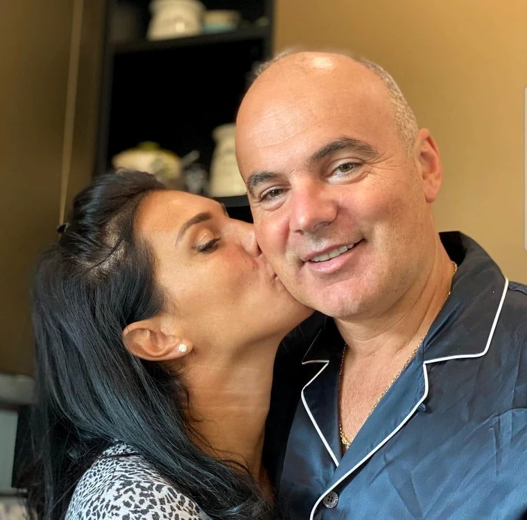 
    Rareș Bogdan, o imagine inedită cu el în pijamale, așa cum nu l-am văzut niciodatăSursa foto: Instagram  
