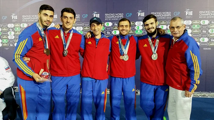 Echipa masculină de sabie, antrenată de Mihai Covaliu