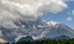Eruptie vulcan Indonezia FOTO Profimedia jpg