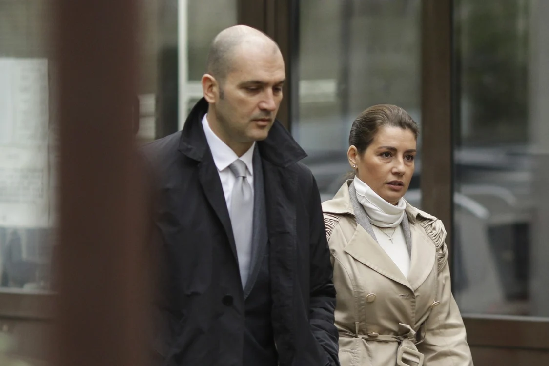 Camelia Voiculescu fiica omului de afaceri Dan Voiculescu şi Sorin
 Alexandrescu fost CEO al trustului de presa Intact se prezintă la 
sediul Înaltei Curţi de Casaţie si Justiţie în Bucureşti FOTO Inquam 
Photos Octav Ganea