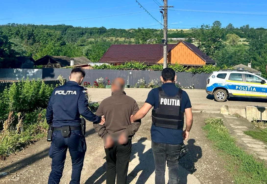 Poliţiştii l-au reţinut pe unul dintre agresori, în timp ce încerca să fugă, captură video