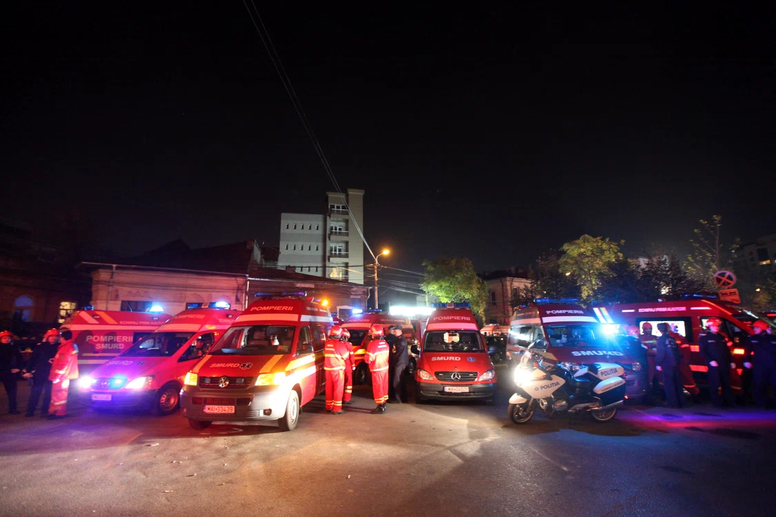 Ambulanţele s-au mişcat foarte rapid cu răniţiiFoto Sever Gheorghe