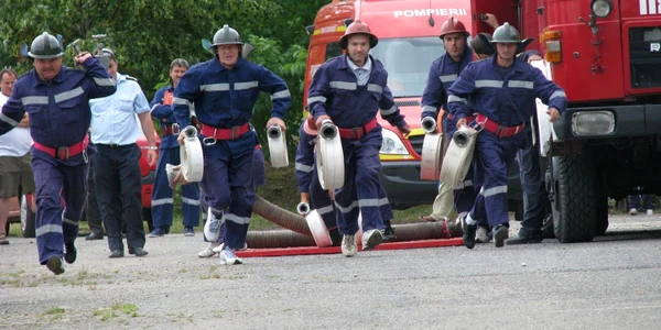 Pompierii voluntari s-au ridicat la înălţimea aşteptărilor