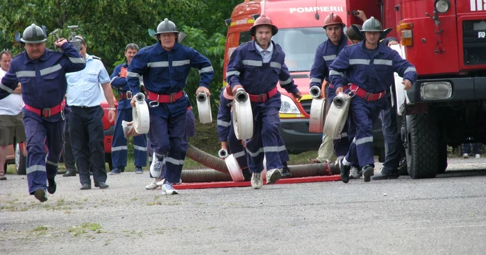 Pompierii voluntari s-au ridicat la înălţimea aşteptărilor