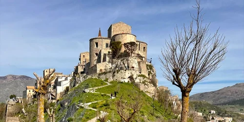 Petralia Soprana FOTO FB Gira con  noi sicilia 2019 jpg