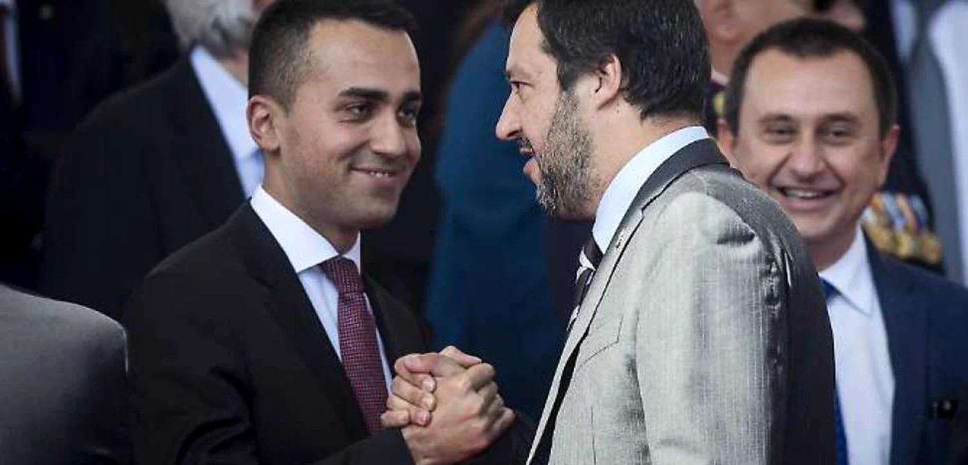 Vicepremierii Luigi Di Maio şi Matteo Salvini