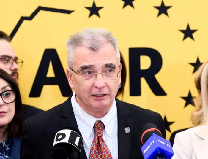 Peiu spune că împrumuturile statului român continuă să crească exponenţial. FOTO Facebook AUR