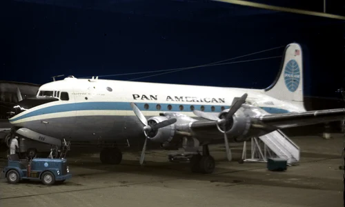 douglas dc 4, similar cu avionul care s a prabusit in 1952 jpg
