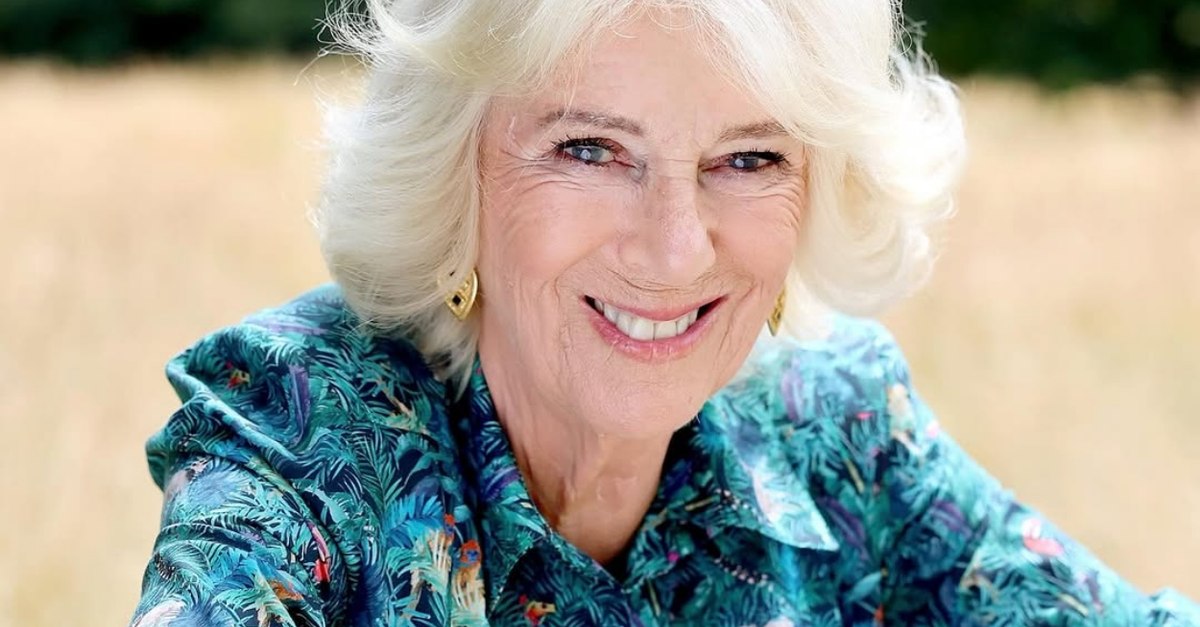 Regina Camilla a implinit 78 de ani. Cum apare îmbrăcată Majestatea Sa în portretul aniversar