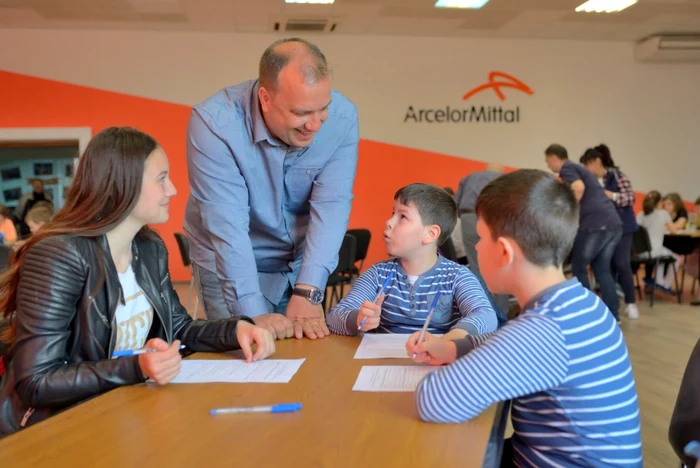 Imagine de la concursul organizat cu copiii angajaţilor ArcelorMittal FOTO AMG