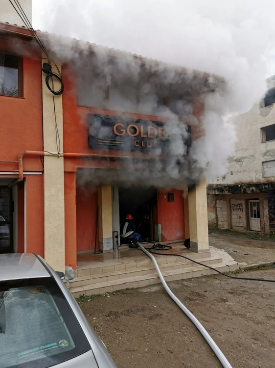 incendiu bloc cugir