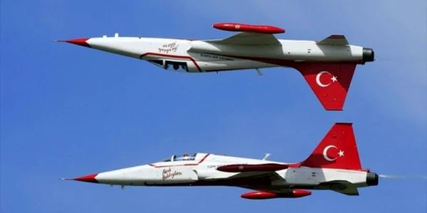 Avioane de vanatoare turcesti FOTO joinfo.com