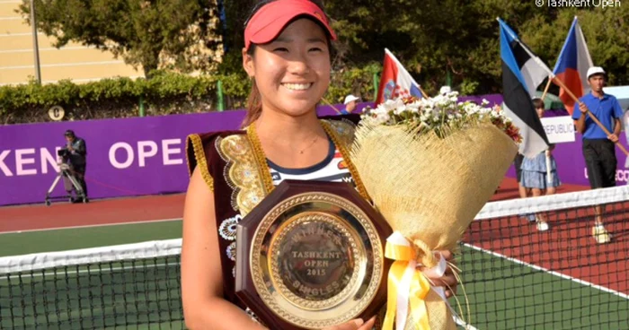 Nao Hibino cu trofeul cucerit la Taşkent