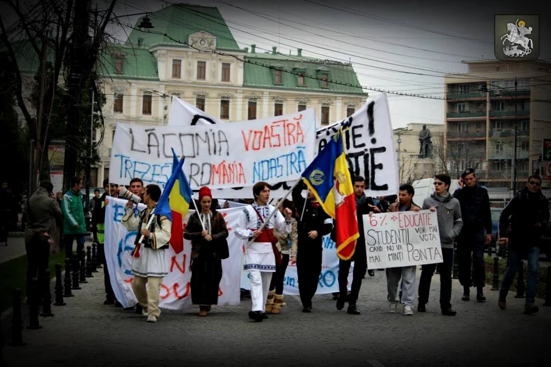 Liga Studenţilor din UAIC Iaşi participă la un protest pentru solicitarea a 6% din buget pentru educaţie