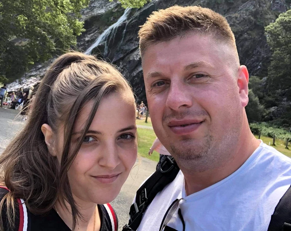 Ioana Mihaela a pozat alături de logodnicul ei, acum arestat pentru uciderea ei. Foto: Facebook