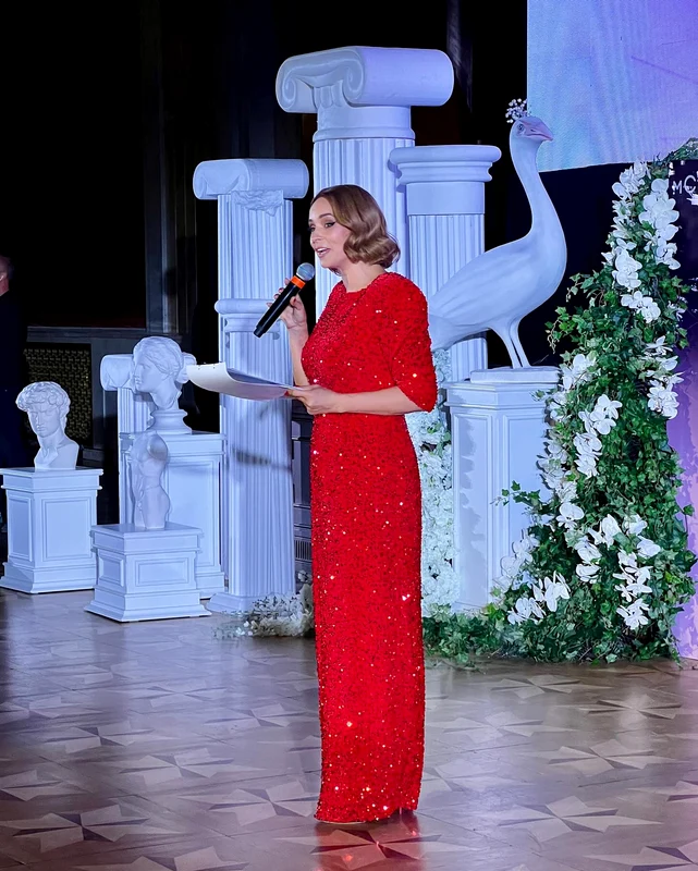 Andreea Marin, lady in red la Chișinău într-o creație Eli Lăslean. FOTO: Instagram