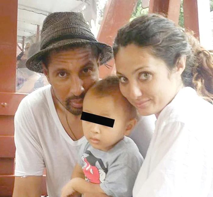 Jeremy, Claudia şi Noah, pe vremea când erau fericiţi, în America