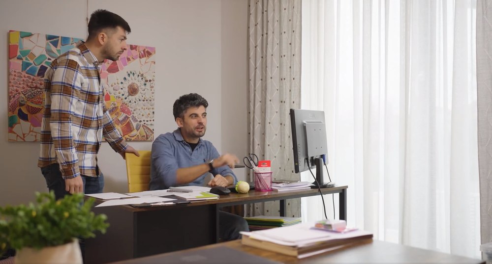 Răzbunare pe colegul care îți pleacă în concediu. Mircea Bravo a pățit-o VIDEO