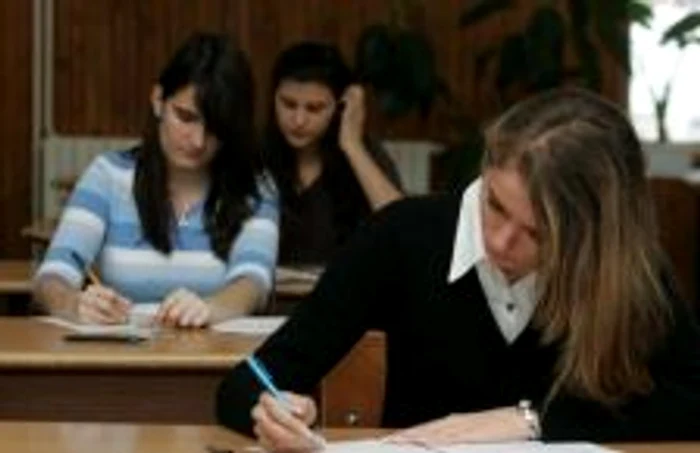 Elevii vor susţine mâine ultima probă la bac