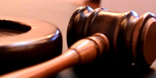 Inculpaţii au fost condamnaţi la închisoare cu suspendare  
