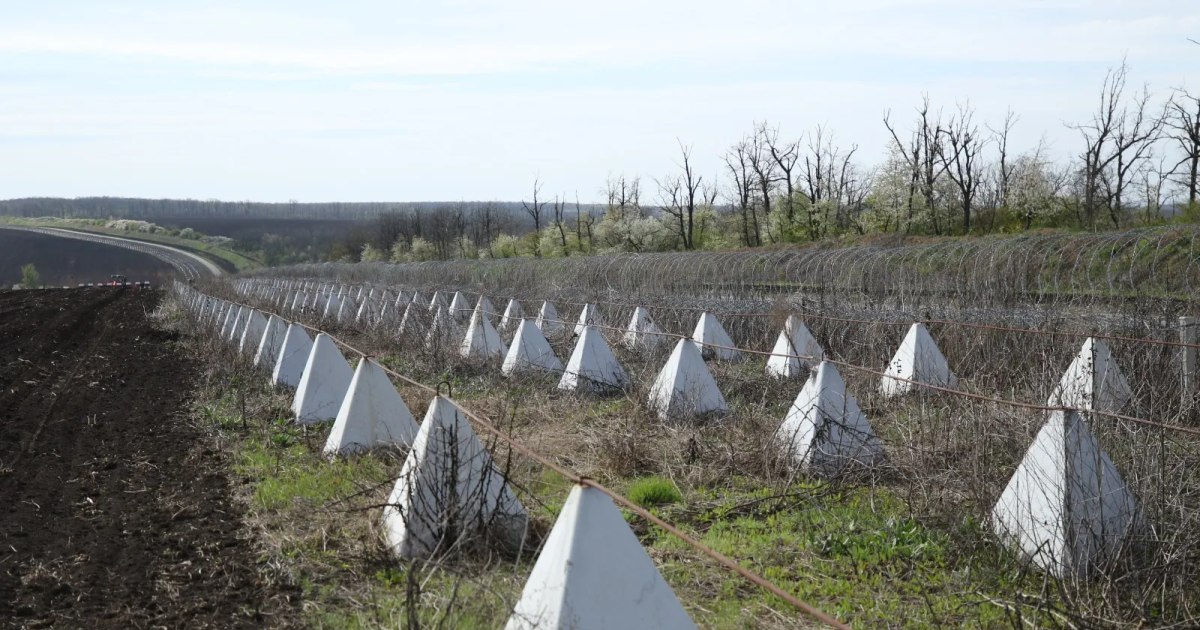 Ucraina ridică un „scut” defensiv la granița cu regiunea separatistă Transnistria din Republica Moldova