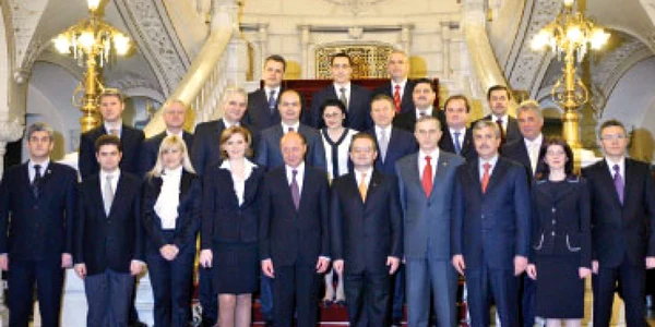 Criză politică peste criză economică