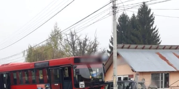 autobuz implicat in accident foto ijp ph