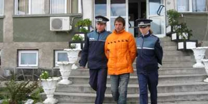 Hoţul va fi audiat astăzi de către procurori