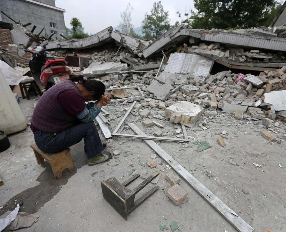 Lacrimi şi disperare după cutremurul devastator din Sichuan, China. (Foto: Reuters)