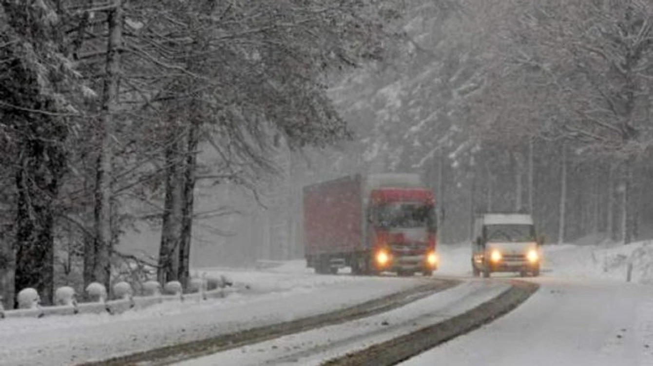 
    Şoferii sunt sfătuiţi să circule cu prudenţăfoto: arhiva personală  