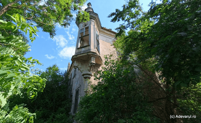 Cele mai înfiorătoare castele din Transilvania. Locuri desprinse parcă din „Dosarele X”, cu secrete întunecate