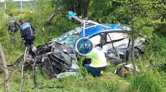 Mașină Google Street View făcută praf în urma coliziunii cu un tren Facebook Actual Mehedinți