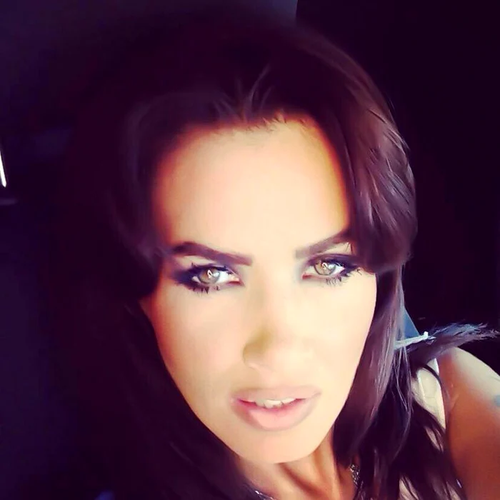 
    Oana Zăvoranu a dezvăluit ce vrea să realizeze cu banii pe care speră să îi recuperezeFoto: Arhivă personală  