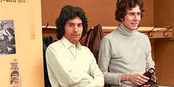 01 Freddie Mercury si Tim Staffell in 1969 Foto Pinterest jpg