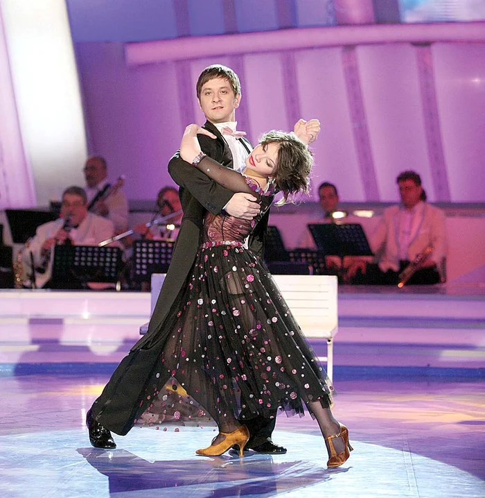 În decembrie 2010 a câştigat, alături de Ella Dumitru, finala “Dansez pentrutine” de la ProTV