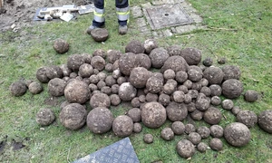 Depozit de ghiulele medievale, descoperit în Belgia (© Facebook / Group Van Vooren)