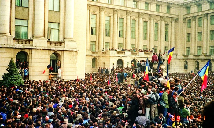 21 decembrie 1989, Bucureşti: „Noi suntem poporul, Jos cu dictatorul!” jpeg