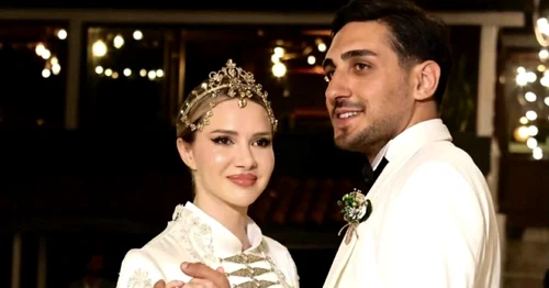 Otilia Bilionera şi Bekir Ali Karakaş au făcut nuntă dublă în Turcia. FOTO: Ahmet Kara, Instagram
