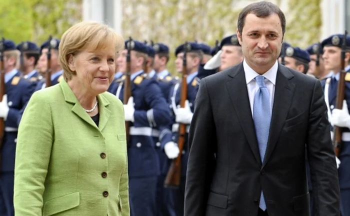 Cancelarul german Angela Merkel vine la Chişinău la invitaţia premierului moldovean Vlad Filat