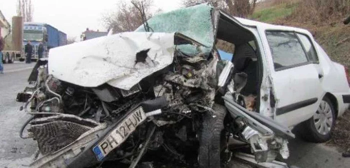 Două persoane au fost grav rănite în accident. FOTO: arhivă Adevărul