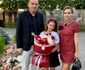 Solista de muzică populară Emilia Dorobanțu cu fiica și cu tatăl fetei 