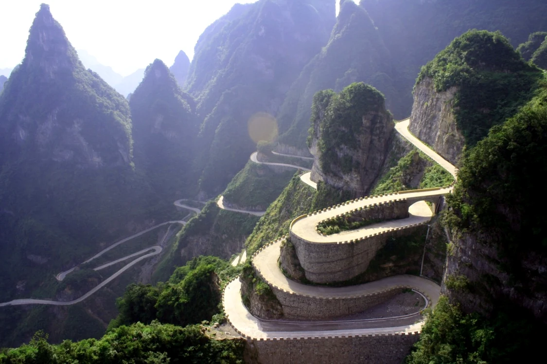Drumul cu 99 de curbe din China  FOTO: thousandwonders.net